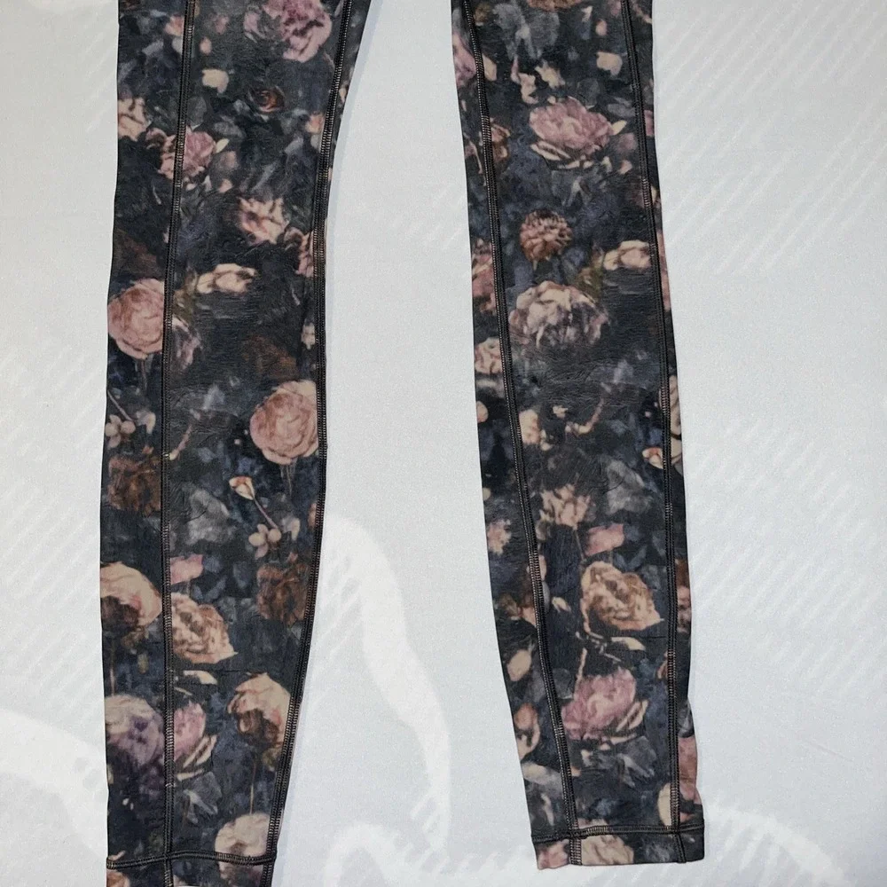 Lululemon Speed Up Tights Frosted Rose Multi Dark Floral 2 Pockets Size 2